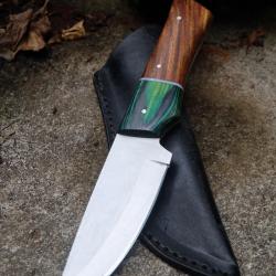 Couteau de Chasse Skinner Lame Drop Point Acier Carbone 1055 Satin Manche Bois Etui F Artisanale 01