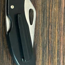 Couteau style spyderco de marque Sharp Eagle
