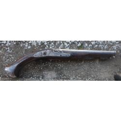 pistolet ancien de belle facture du XVIIIs