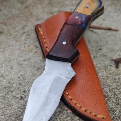 Couteau Skinner de Poche Lame Acier Carbone 1055 Manche Bois Cocobolo Etui Cuir Fab Artisanale
