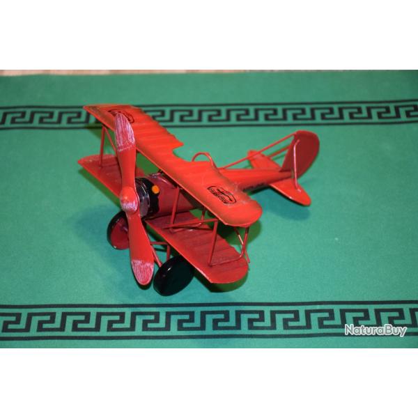 Avion Biplan Rouge