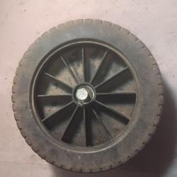 Roue arri&egrave;re tondeuse universel / mcculloch / husqvarna / partner ect..