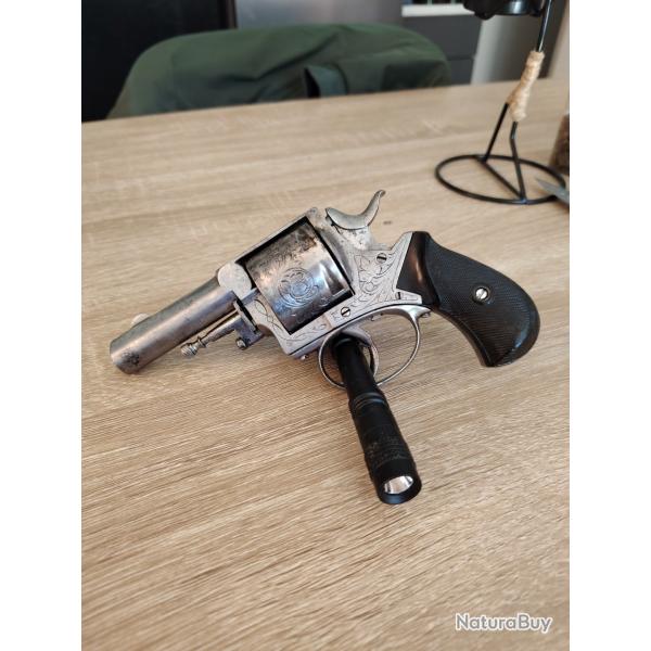Revolver bouledogue de luxe grave calibre 11 73