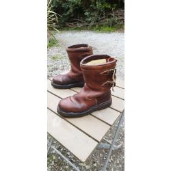 Superbes bottes basses d'hiver paraboot mod&egrave;le sanglier taille 43 fourr&eacute;s et a cuir tr&egrave;s &eacute;pais.