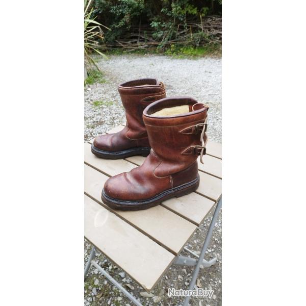 Superbes bottes basses d'hiver paraboot mod�le sanglier taille 43 fourr�s et a cuir tr�s �pais.