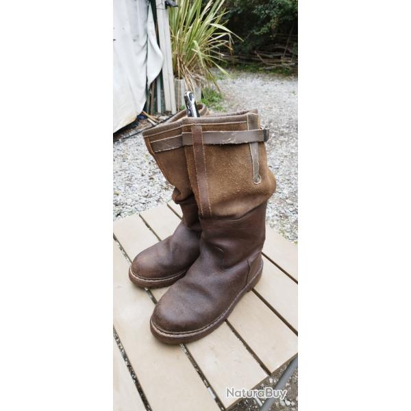 Bottes meindl d'hiver cuir t44 fourees avec lani�re de serrage cuir excellent �tat.