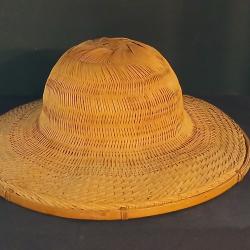 Joli chapeau de paille de riz , osier , bambou 1960 /70