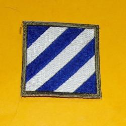 TISSU PATCH : 3&deg; DIVISION D'INFANTERIE U.S  , LONGUEUR  5 CM , BON ETAT VOIR PHOTO .