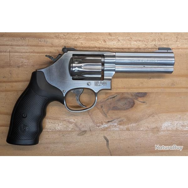 Revolver Smith et Wesson 617-6 4" calibre 22LR excellent �tat