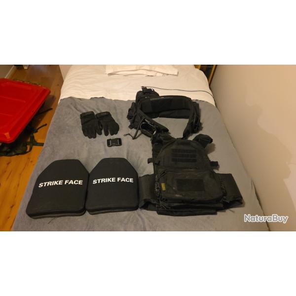 Kit Monolith Russe Porte plaque+ceinture et masque � gaz AVEC PLAQUES ET TOUT EQUIPE