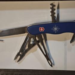 Couteau Victorinox multilames