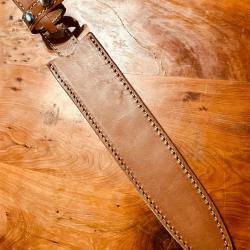 Gaine plein cuir pour dague d'&eacute;pieu de chasse - Port &agrave; la ceinture - Lame 27 cm et 5 cm de large