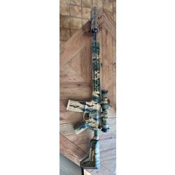 Fusil semi-automatique Aeroprecision AR15 M4E1  canon 18 pouces silencieux A-TEC viseur VectorOptics