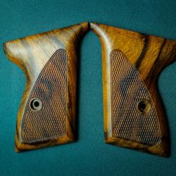 Plaquettes pour Mauser HSc - Loupe de noyer - Enti&egrave;rement faites &agrave; la main - Reproduction fid&egrave;le 1/1