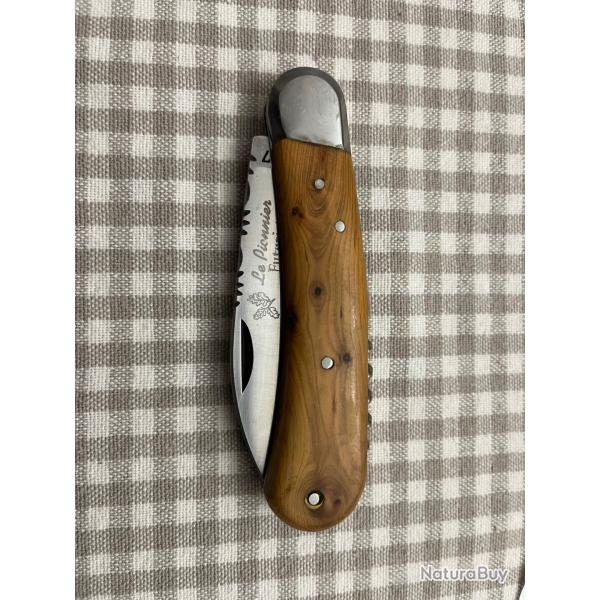 vends couteau pliant  joli guillochage cran forc� le pionnier futuriste.