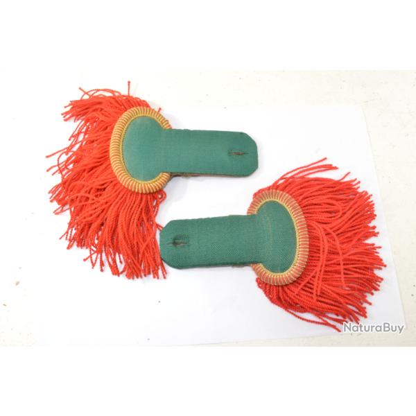 Paire d'�paulettes de tradition de la L�gion �trang�re fran�aise. Ann�es 1950 - 1970.